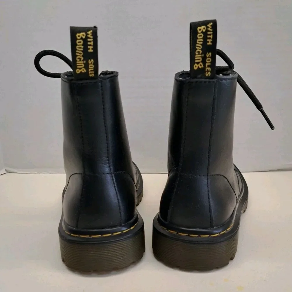 Dr. Doc Martens LUANA Black Matte Leather Ankle Boots AW004 Docs Womens Size 7 - Picture 4 of 10